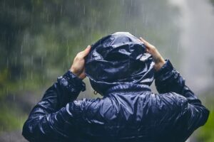 Gel de silice avec indicateur coloré, une solution professionnelle pour absorber l'humidité et protéger efficacement les objets sensibles, documents et équipements dans divers environnement