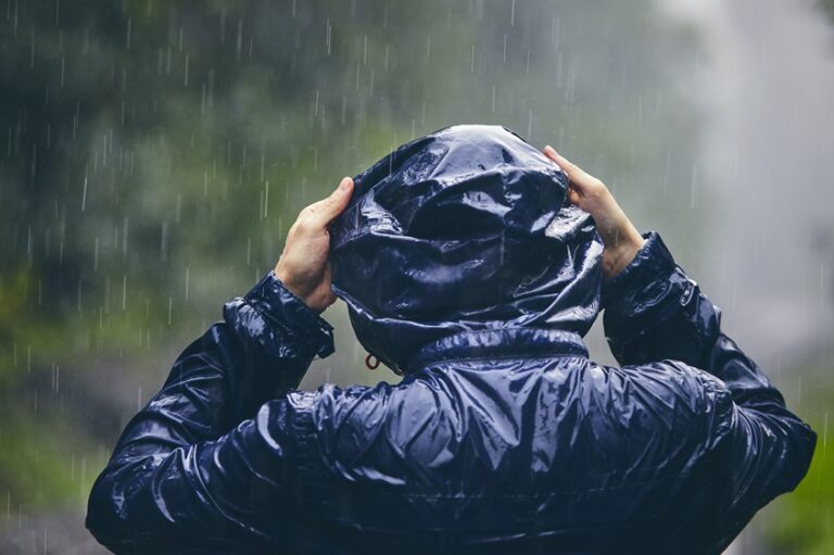 Gel de silice avec indicateur coloré, une solution professionnelle pour absorber l'humidité et protéger efficacement les objets sensibles, documents et équipements dans divers environnement