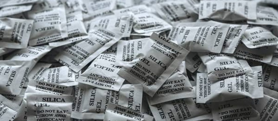 Les sachets déshydratants pour emballage assurent une protection efficace contre l’humidité et la condensation. Idéals pour les colis, boîtes en carton, caisses américaines et emballages plastiques, ils préservent l'intégrité des produits fragiles, électroniques, alimentaires et industriels lors du transport et du stockage.